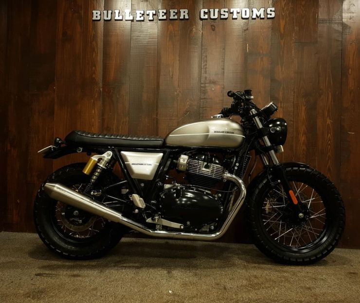 Bulleteer Customs beautifully modifies a "Royal Enfield Interceptor" 650 into a scrambler 1_1f10ef5aa3.jpg