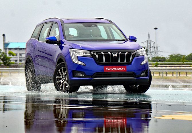 XUV700’s Second batch slot Opens today, Only First 25000 customers Can Claim on it 1_b7fafbb996.jpg
