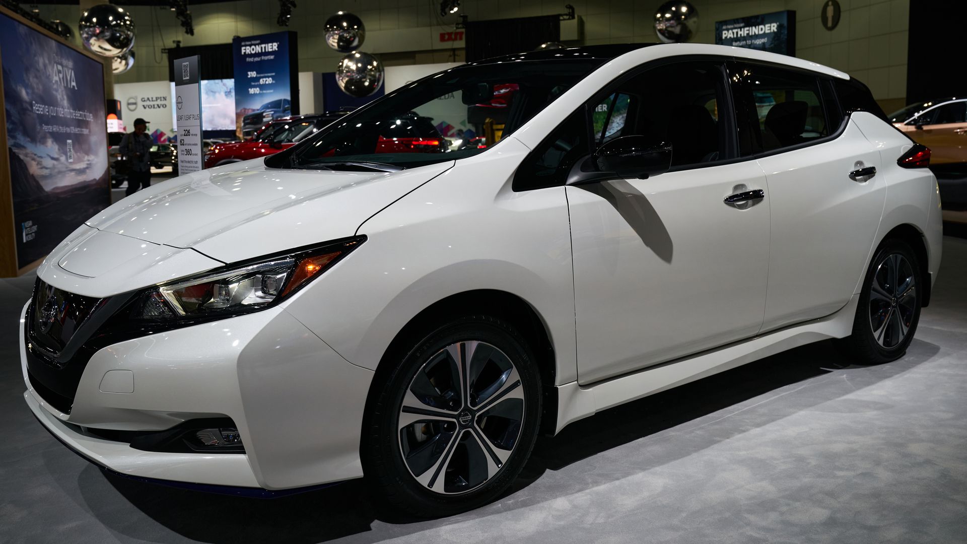 2022-Nissan-LEAF-EV-CarBike360-news.jpeg