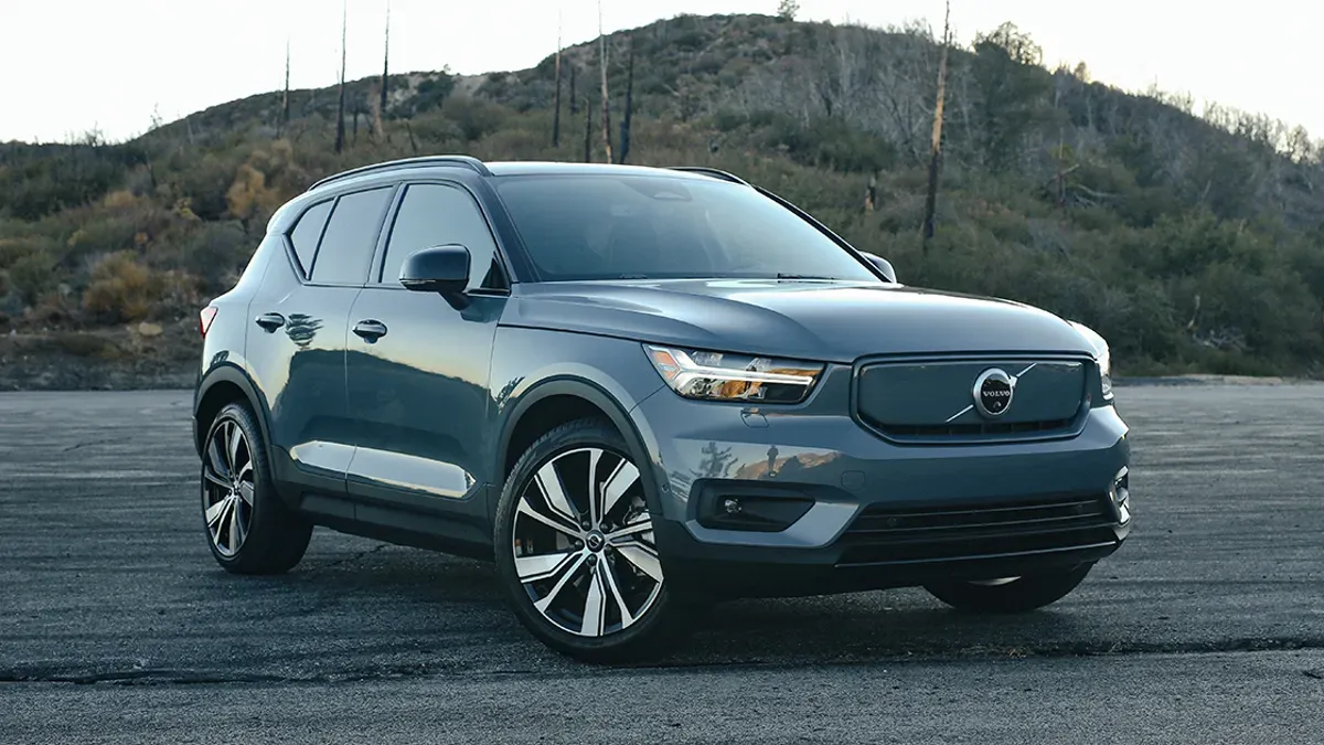 2022 वोल्वो xc40 रिचार्ज