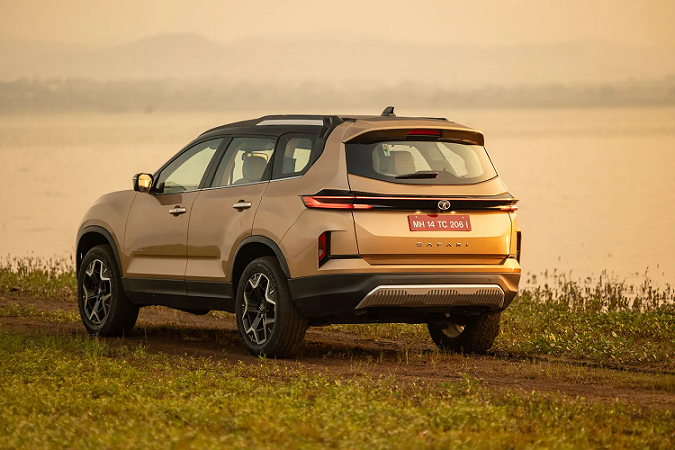 2023 Tata Safari Facelift rear.png