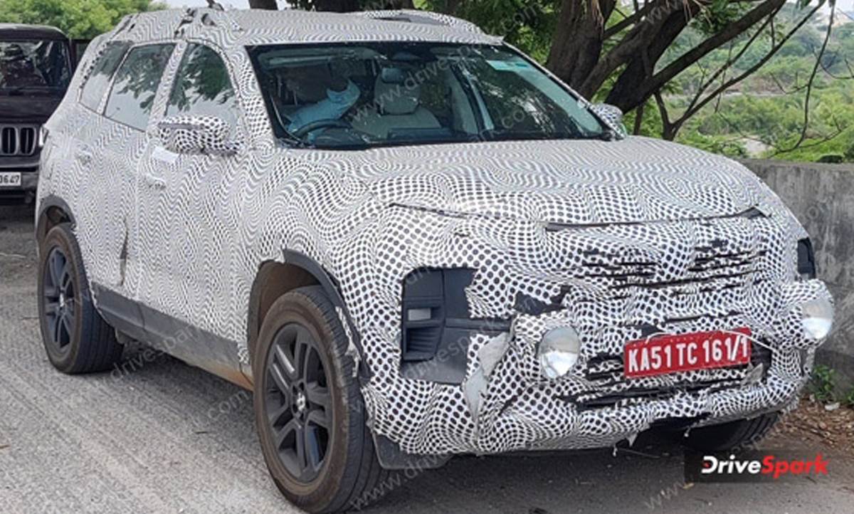 2024_Tata_Safari_New_Spy_Shots_Show_New_Headlamp_Desig_and_Alloy_Wheels_35cbda2f28.jpg