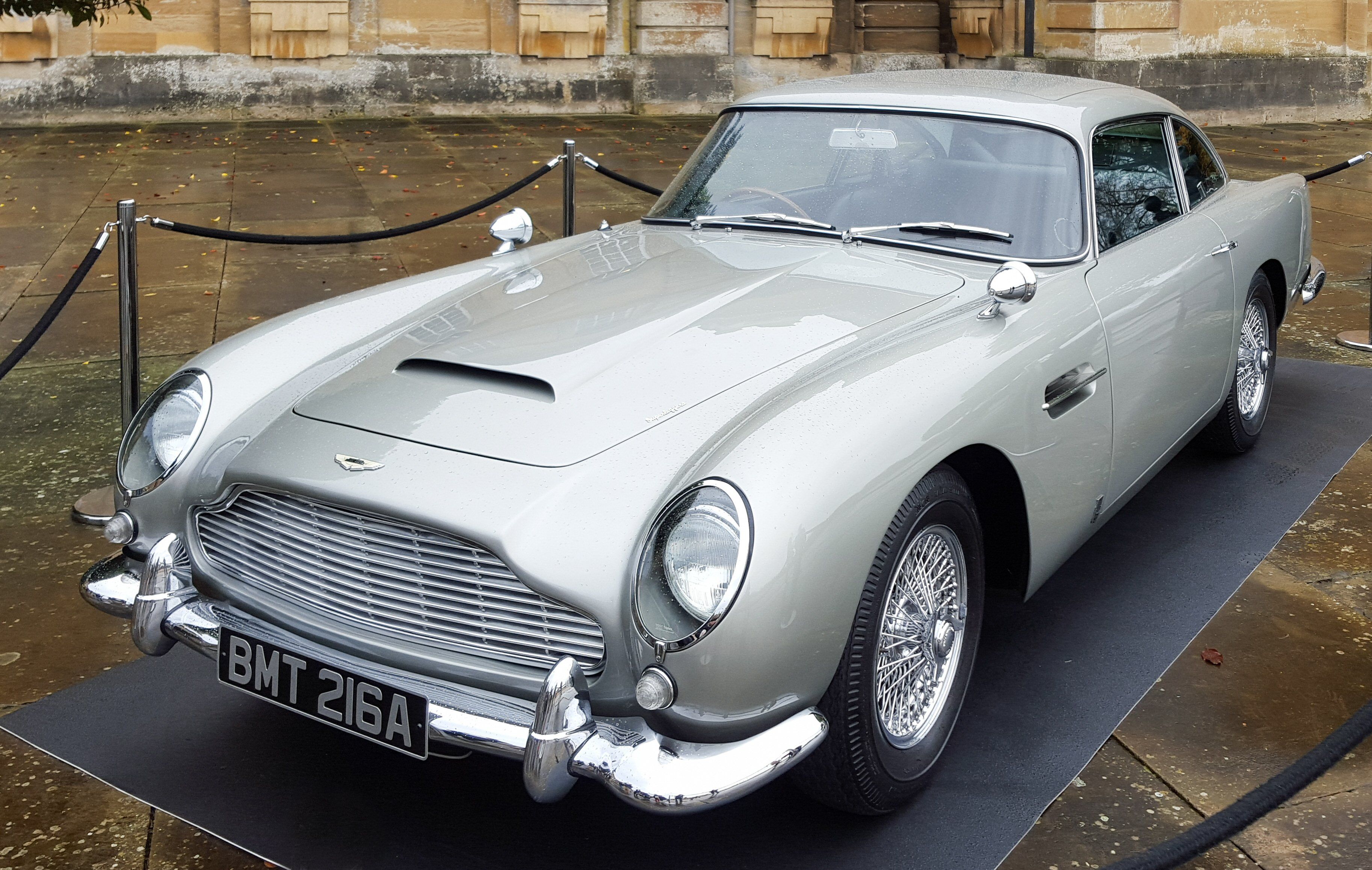 Aston Martin DB5 James Bond