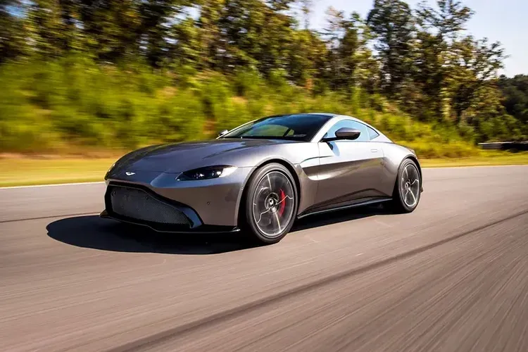 Aston Martin Vantage