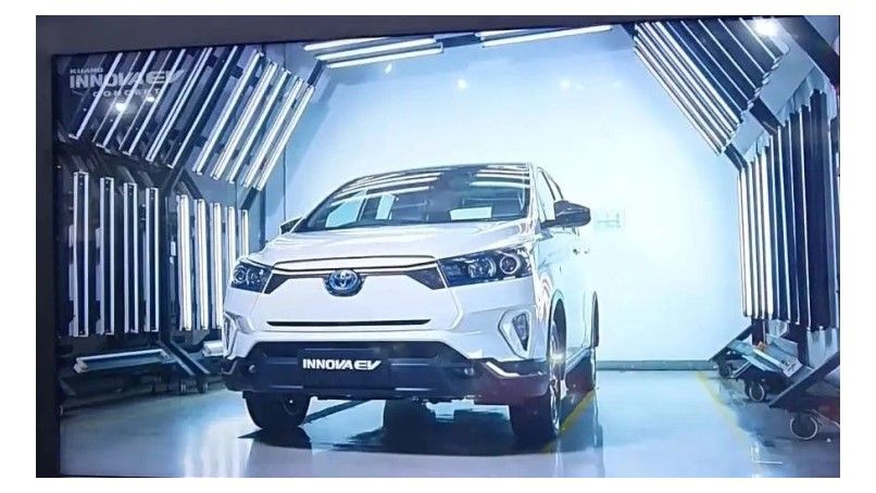 Electric Innova Crysta