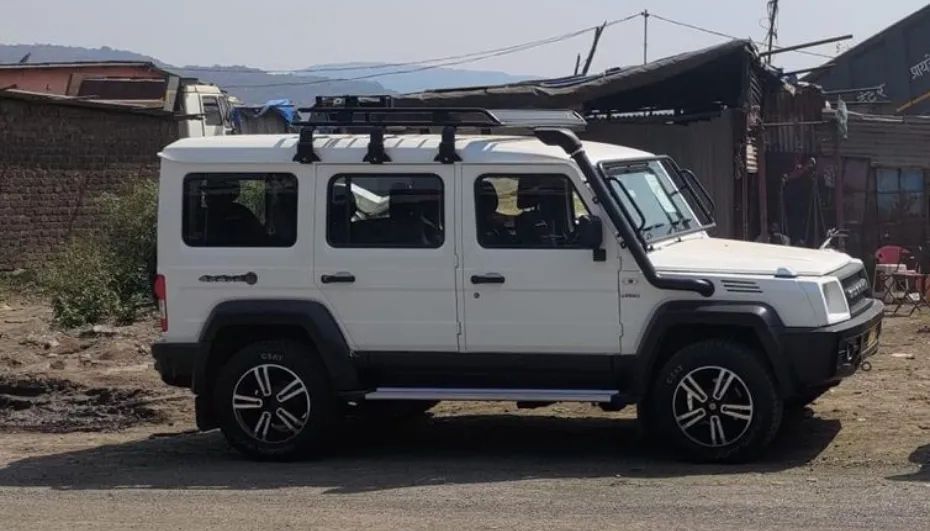 Force five door Gurkha