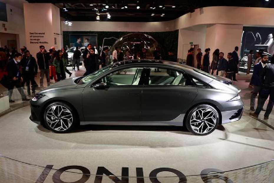 Hyundai Ioniq 6 Left Side View Hyundai Ioniq 6 Left Side View