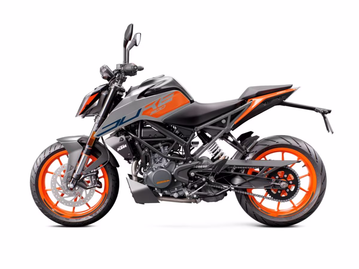 KTM 200 Duke to Get LED Headlight Setup, New Price Unveiled.avif