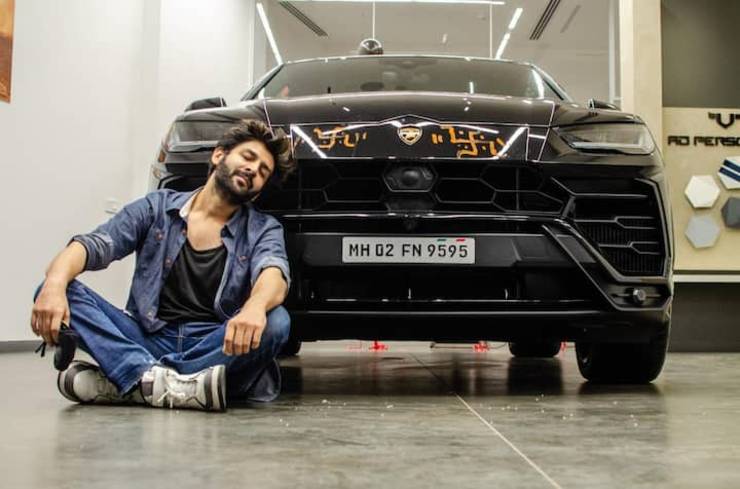 Kartik Aryan takes a wrong turn in his Newly Lamborghini Urus, asked for help from the cop Kartik_Aryan_URUS_1_7de92862e5.jpg