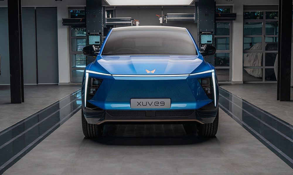 Mahindra XUVe8