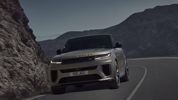 Range Rover Sport SV Launched; Can Sprint 0-60 Mph in 3.6 Seconds.avif