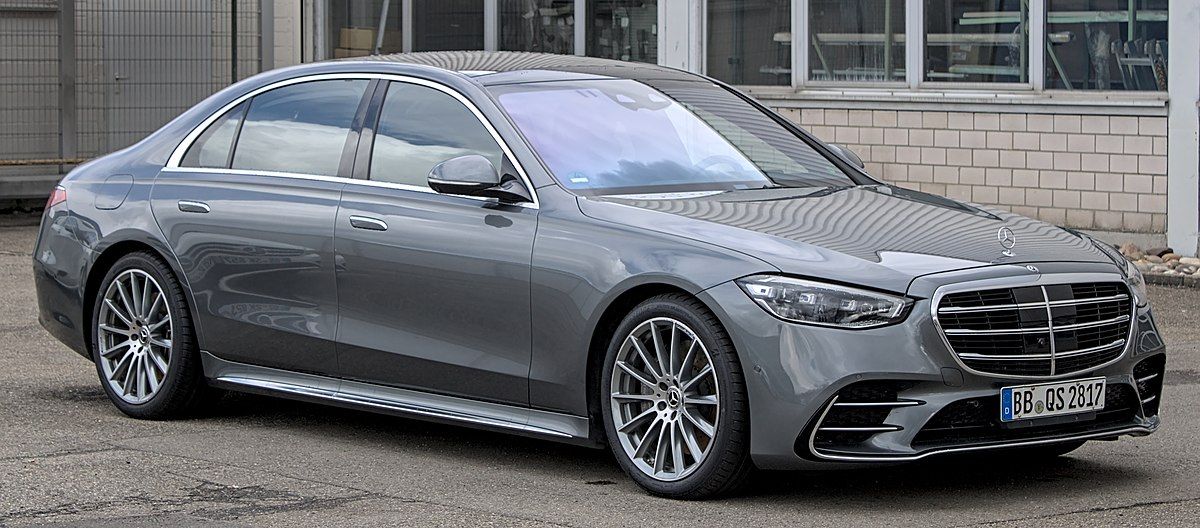 Taylor Swift Mercedes S-Class