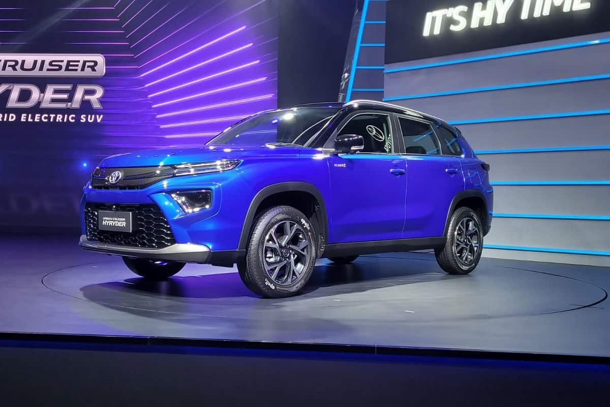 Toyota Urban Cruiser Hyyder SUV: कीमत, स्पेक्स और डिटेल्स अंदर !! Toyota_Urban_Cruiser_Hyryder_Colour_4d570a9f21.jpg