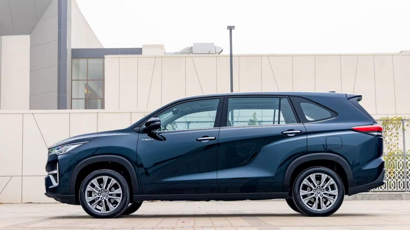 Maruti Invicto कल लॉन्च होने के लिए पूरी तरह तैयार है, इन फीचर्स और इंजन को पाने की पुष्टि की गई है। Untitled_design_19_9de0ac27f1.png
