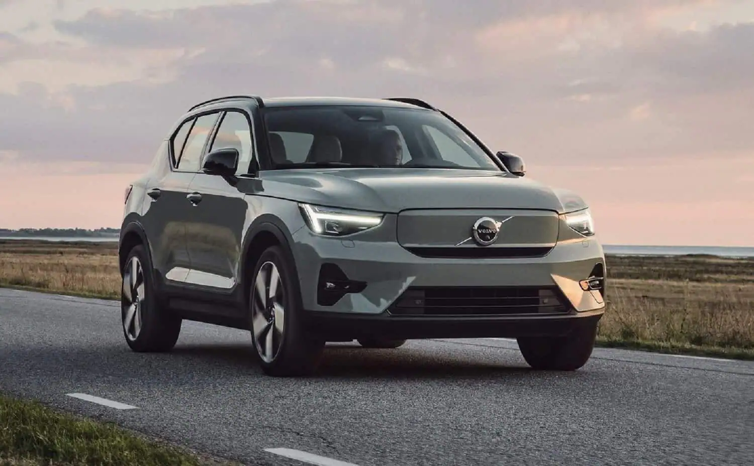 वोल्वो XC40 रिचार्ज भारत में हुआ लॉन्च, कीमत ₹55.90 लाख Volvo_XC_40_1f5213e661.jpg
