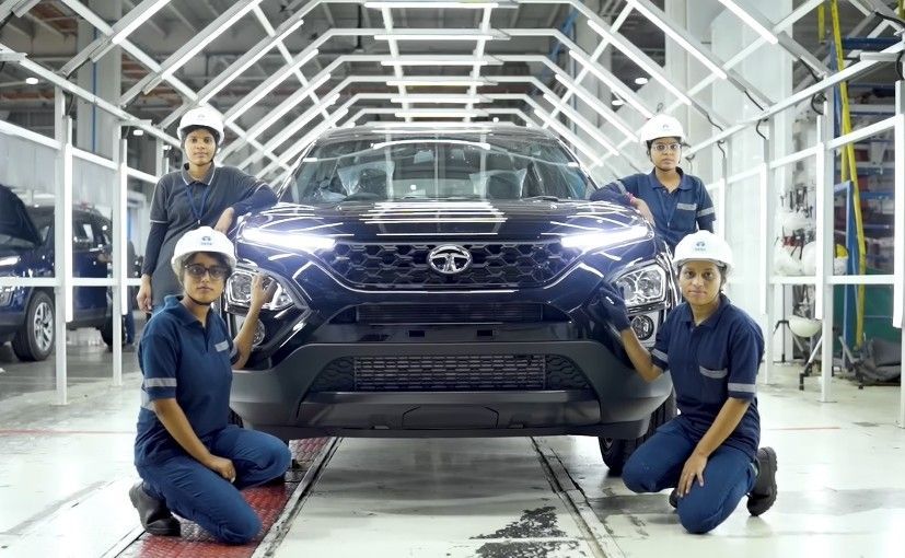 एक ऑल-वुमन क्रू अब टाटा हैरियर और सफारी बनाती है Women_Tata_Harrier_f1e8814e6d.jpg
