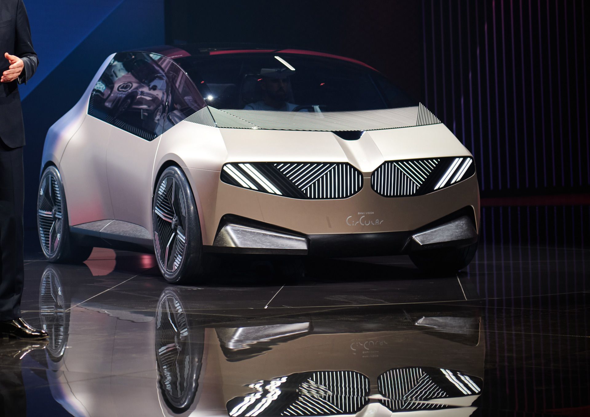 BMW Reveals the I Vision Circular at the IAA Exhibition i_vision_92e96ee574.jpg
