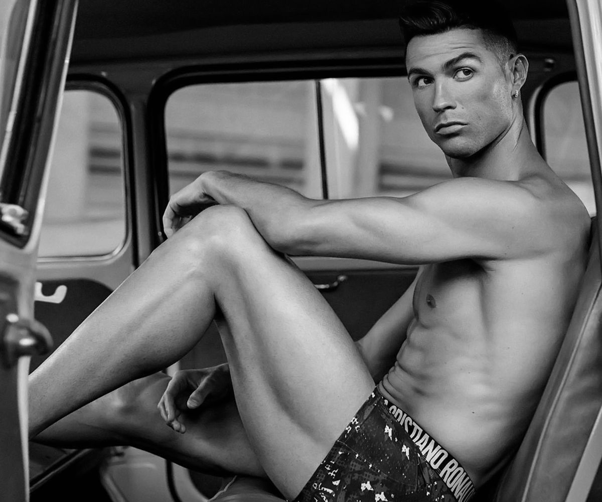 Cristiano Ronaldo arrives in a Lamborghini Urus main_ronaldo_1dd3e6908c.jpg