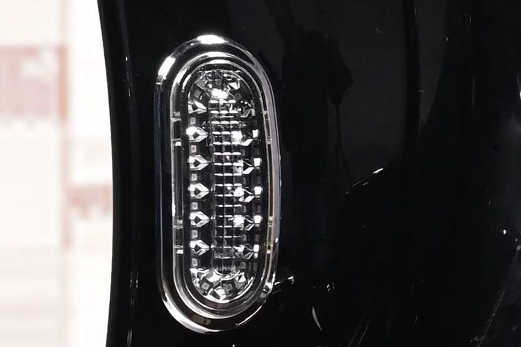 Thunderbolt Bee Plus Front Indicator View Thunderbolt Bee Plus Front Indicator View