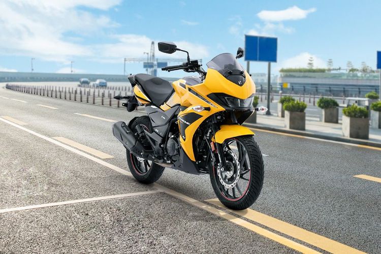 Hero Xtreme 200S 4V Right Side Front View Hero Xtreme 200S 4V Right Side Front View