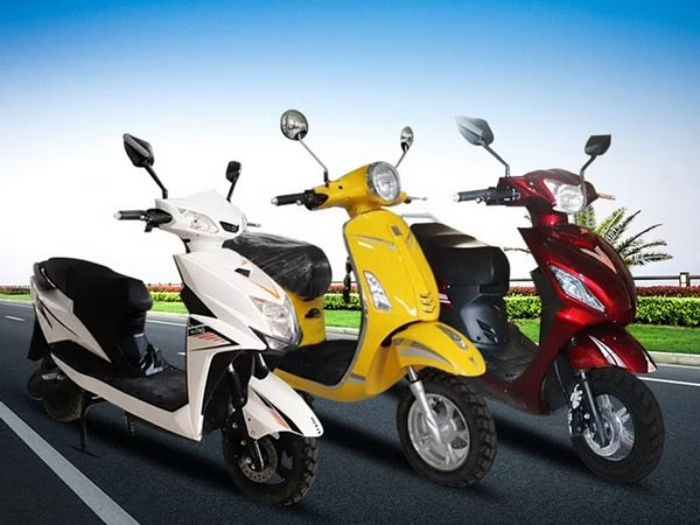 होंडा और टीवीएस दोपहिया ब्रांड खरीदारों की शीर्ष पसंद: ओटीओ scooters_1_ceb4771065.jpg