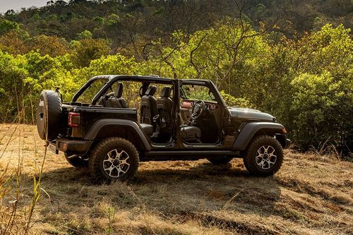 Jeep Wrangler Right Side View Jeep Wrangler Right Side View