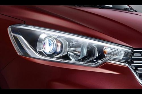 Maruti Ertiga headlight Maruti Ertiga headlight
