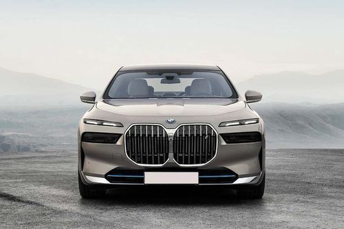 BMW i7 Front View BMW i7 Front View