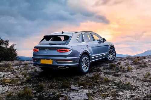 Bentley Bentayga Right Side Rear View Bentley Bentayga Right Side Rear View