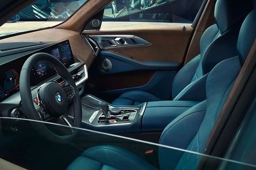BMW XM Door view of Driver seat BMW XM Door view of Driver seat
