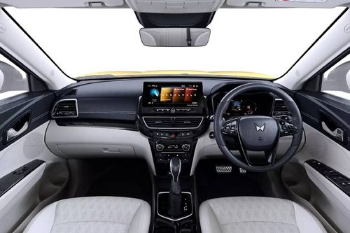 Mahindra XUV 3XO Dashboard Mahindra XUV 3XO Dashboard