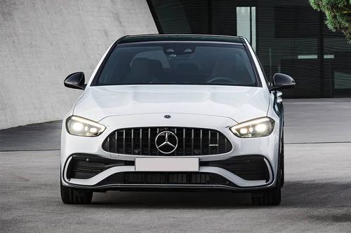 Mercedes Benz AMG C 43 Front View Mercedes Benz AMG C 43 Front View