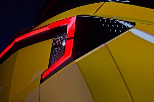 XUV 3XO Connected Led Tail Lamp XUV 3XO Connected Led Tail Lamp