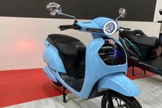 Hero Electric AE-8 Right Front Three Quarter