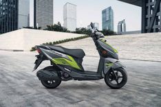 Suzuki Avenis images